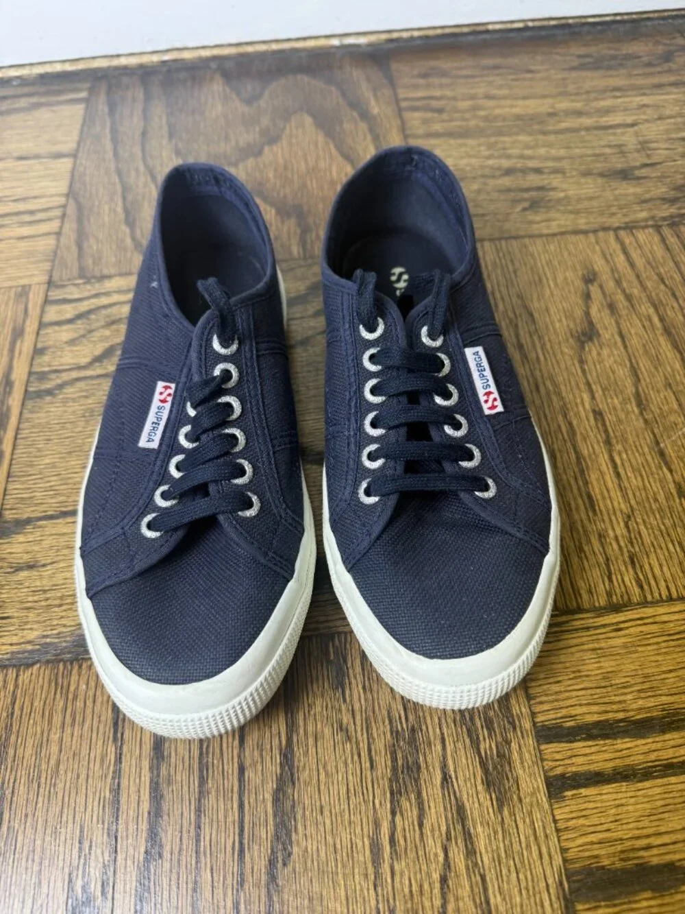 Superga womens S000010 Sneaker White Navy Size 39 US Size 8.5